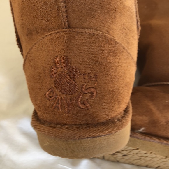 Sheepdawgs 13” microfiber chestnut color boot.    Size 9/40 Nice deep tan color. - Picture 6 of 14